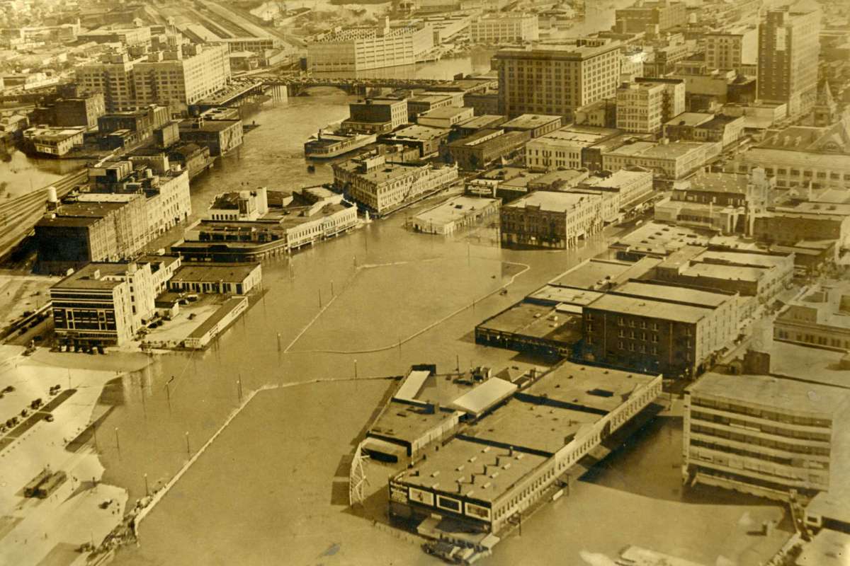 Downtown Houston after Buffalo Bayou flooding, 1935.Photo: Houston Press.