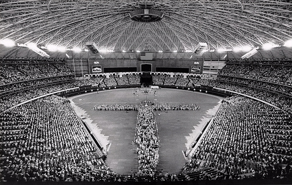 Photo: John Van Beekum. In this 1979 file photo, attendees of the Southern Baptist Convention's annual meeting, held that year in Houston, form a "human cross" at the Astrodome.
