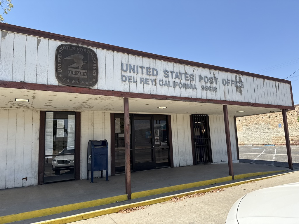 The Post Office, Del Ray. Photo by author.