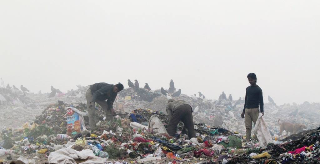 On top of Ghazipur landfill. Wikimedia Commons.