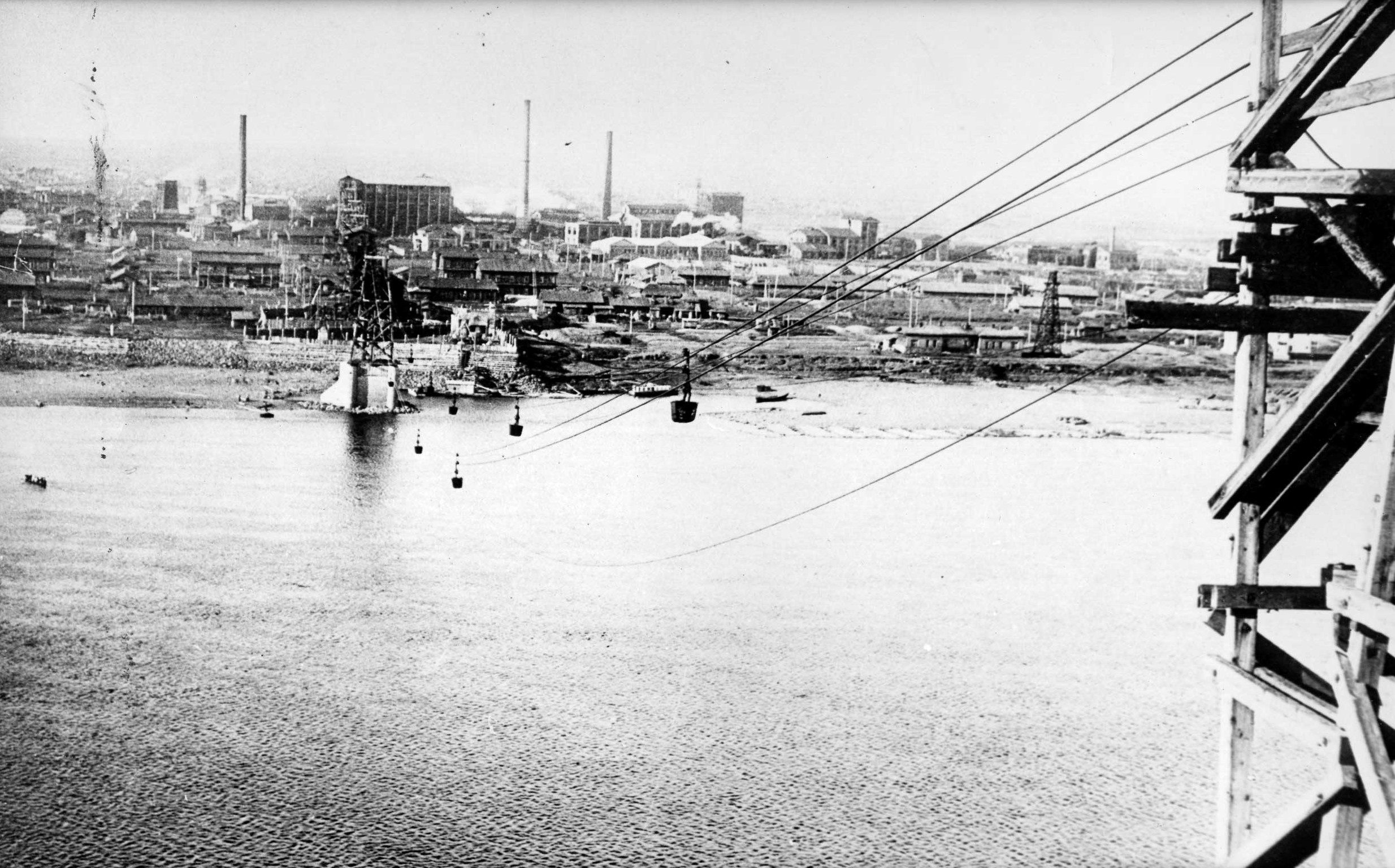  Kemerovo coking plant and cable road across the Tom River. The Krasnaya Gorka Museum. https://redhill-kemerovo.ru/en/istoriya/stati/kopikuz/.