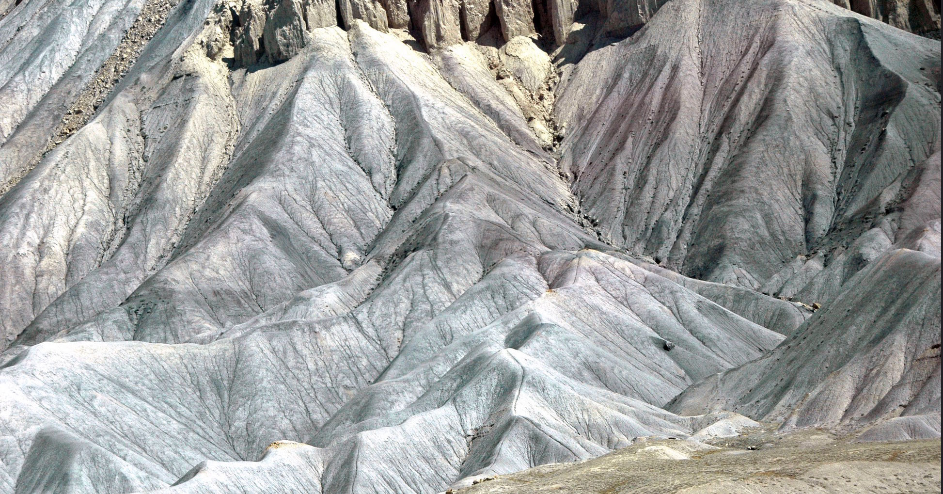 Mancos Shale badlands (Upper Cretaceous; near the town of Grand Junction, Colorado, USA). © James St. John.
https://www.flickr.com/photos/jsjgeology/29618104914/in/photostream/
Mancos Shale badlands (Upper Cretaceous; near the town of Grand Junction, Colorado, USA). © James St. John. https://www.flickr.com/photos/jsjgeology/29618104914/in/photostream/