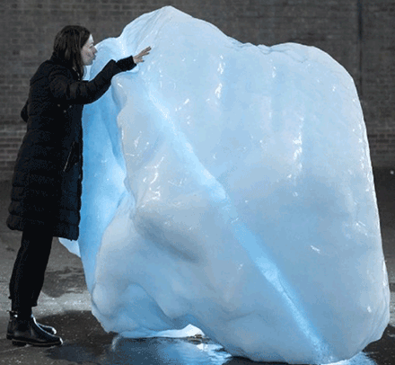 “Ice Watch” by Olafur Eliasson and Minik Rosing. Bankside, outside Tate Modern, London, 2018. Photo Credit: Justin Sutcliffe available at https://olafureliasson.net/ 