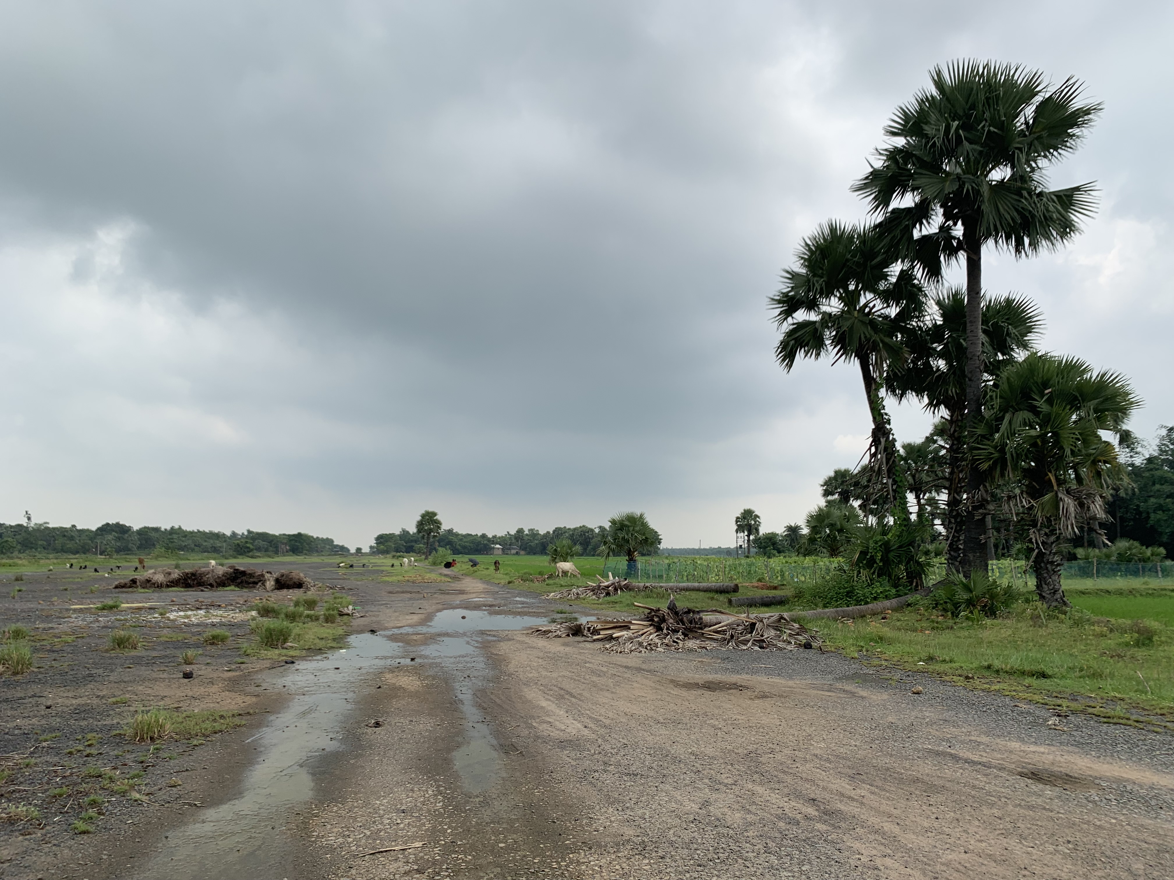 The ‘airport’ in Guskara, August 2021. Photos by author.