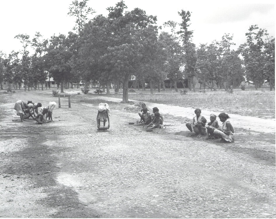 An American serviceman's photograph of women at work in Guskara, 1944. 'Women crush bricks by hand to repair a road on the Gushkara air base', Glenn S. Hensley (1944), The Hensley Photo Library, https://dsal.uchicago.edu/images/hensley/ (6 February 2023). 